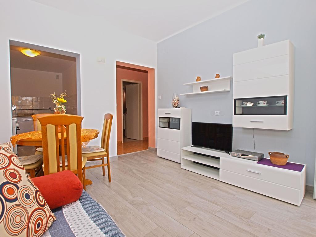 Apartment Snezana 1200 Fazana Luaran gambar