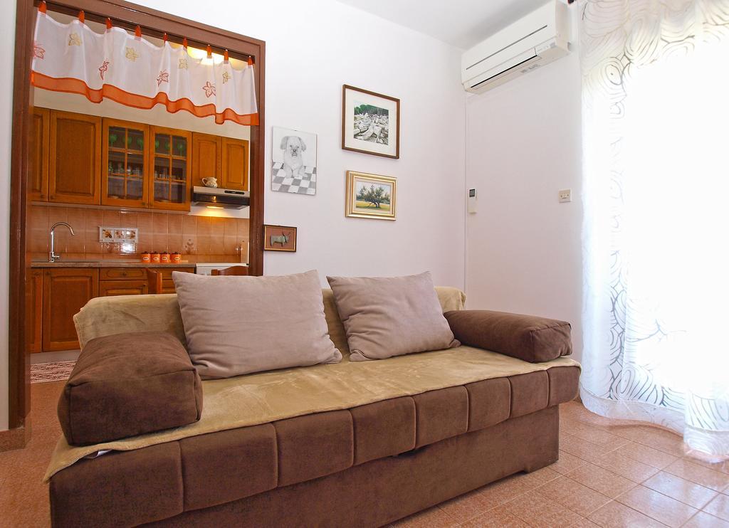 Apartment Snezana 1200 Fazana Luaran gambar