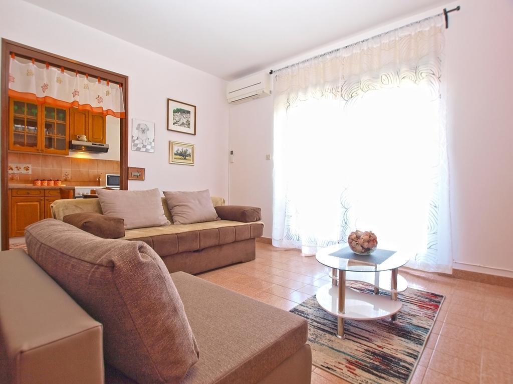 Apartment Snezana 1200 Fazana Luaran gambar