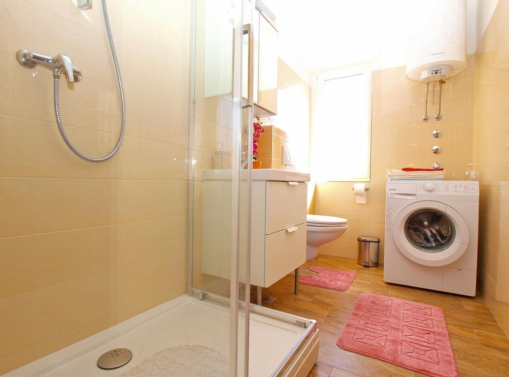 Apartment Snezana 1200 Fazana Luaran gambar
