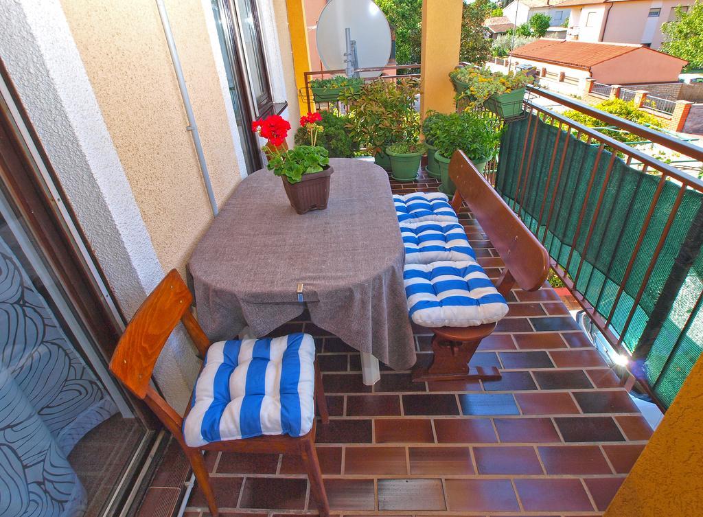 Apartment Snezana 1200 Fazana Luaran gambar