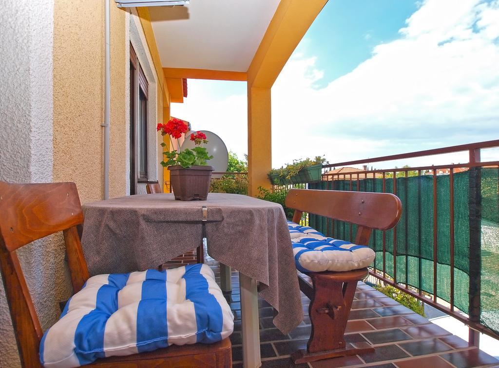 Apartment Snezana 1200 Fazana Luaran gambar