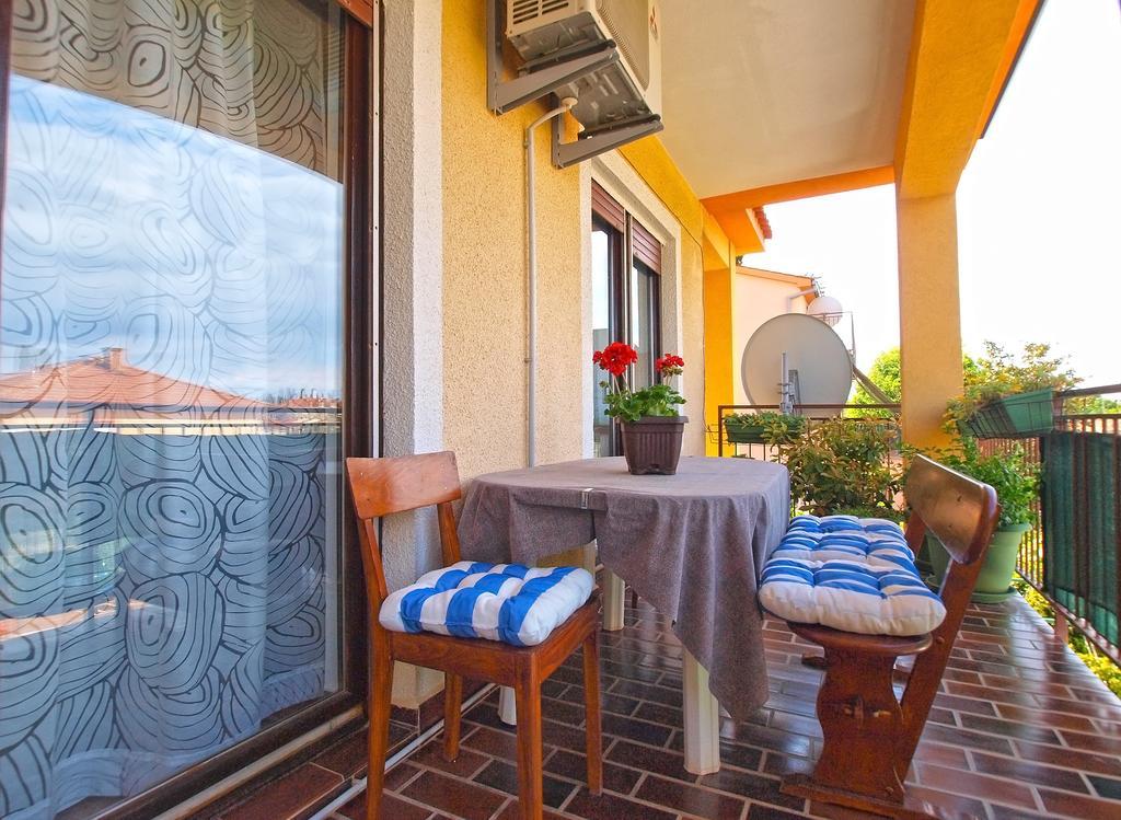 Apartment Snezana 1200 Fazana Luaran gambar